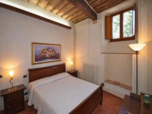 Tuscan Holiday Retreat with Pool for 6