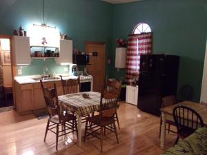 Friends and Family Newer Vacation Home