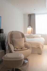 NEW 홍대역 30sec #massage chair #netflix #purifier q