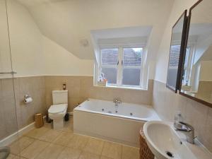 Spacious Harrow Hill Townhouse with Garden and EV