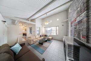 Powdersuites by The Hakuba Collection