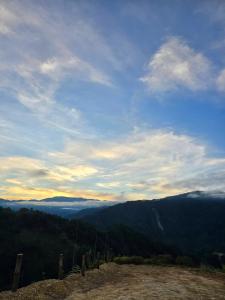 Farmers Hill Campsite Mountain-View Tent