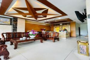 Binh Hung Hotel