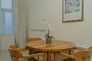 Affordable 1BR Apt, Near Westbahnhof Station