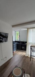 La Marea-Moderno Departamento Estudio