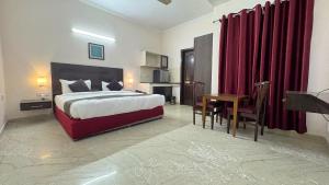 HOTEL JASHN INN Near Apollo Hospital