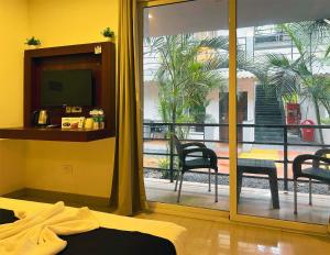 Morjim Beach Roadside Resort