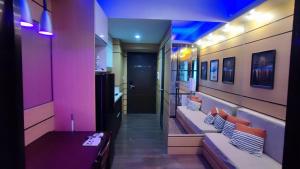 Skyline Serenity Q-sized Bed 65 in TV & SofaBed