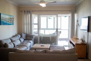 Lovely 2 bedroom apartment with sea view