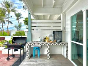 Beachfront 3 bedrooms 12ppl BBQ,Kitchen,Pool