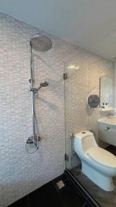 Beachfront 3 bedrooms 12ppl BBQ,Kitchen,Pool