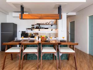 Beachfront Pool Deluxe Livingroom,Kitchen&BBQ