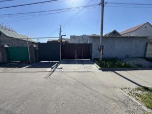 однокімнатна квартира на 1му поверсі