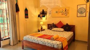 OM SHAMBALA Yoga Ashram