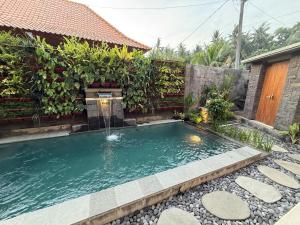 The Jungle Sari by Omanera