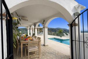 Finca Moderna Luxurious Family Getaway in Tolox by Solrentspain