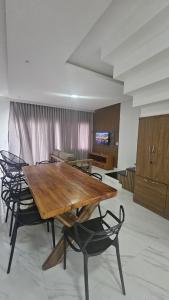 Duplex todo climatizado na orla