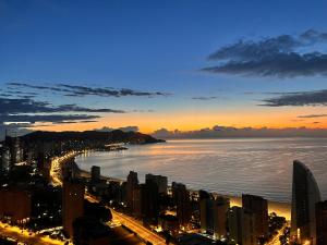 Sea view, 30th floor, Garage, heated pool, AC