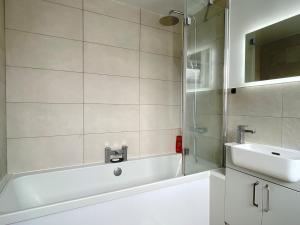 HNFC Stays - Shoreline Flat