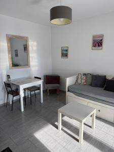 Appartement cosy avec cour privée & terrasse Calme idéal couples familles