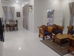 Kundang Villa @ Tasik Biru - 3 Bedrooms Bungalow
