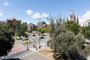 4015 - AB Sagrada Familia Views I-II