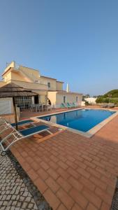 Belle villa individuelle avec piscine privée et vue sur locéan