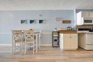 Coastal Condo with Balcony in North Myrtle Beach!