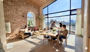 FORESTE HAUS D Sunset Glow 4BR 3BA Near Hongdae Park