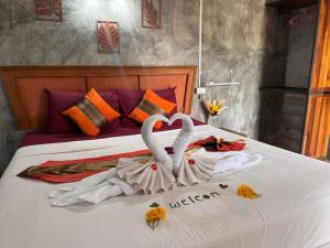 Lanta natural hut garden