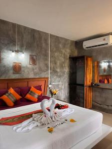 Lanta natural hut garden