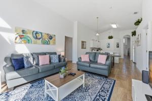 4 BR No carpet Just Remodeled Unit SR1205