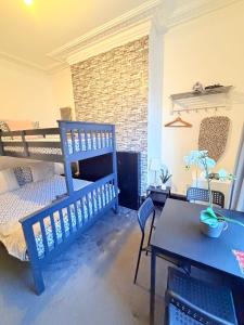 10 Minutes to Central London Vaux