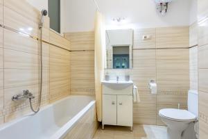 Central location, quiet, stylish apartment