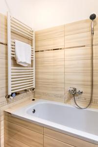 Central location, quiet, stylish apartment