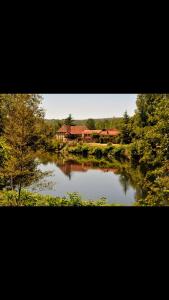 À louer maison de maître en bordure de rivière