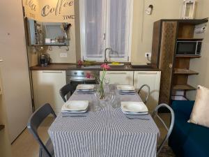 Milan Charm two-room apartment Bocconi Navigli Darsena