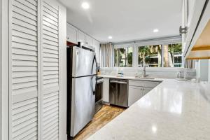 Lagoon View Villa - Steps to the Beach - 2BR 2BA