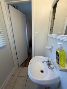 Spacious 4BR Family Home Quiet Neighborhood