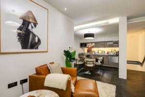 Luxury Covent Garden Stay with Outdoor Terrace