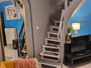 Lodge Beauty & Roger