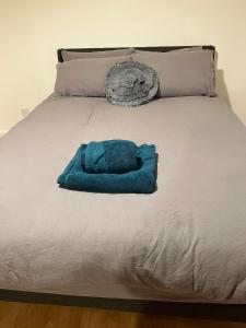 2-Bed Home with Parking, Near Airport, NEC & JLR