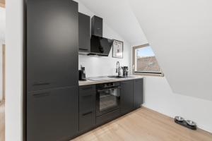 Malu Rooms - im Zentrum, Balkon, Klima, 24h Checkin, Waschmaschine, SmartTv, am Schloss, Saniert und modern