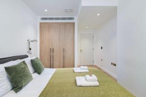Breathtaking 3 bed hotel style apt, Kings Cross