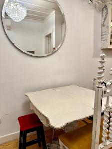 Kitsch Corner Paradise I