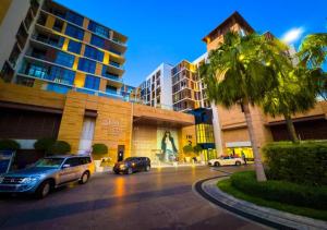 Waterfront Living near Palazzo Versace - Pool, Gym