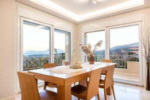 Villa Bijoux SeaView Pool near Athens airport