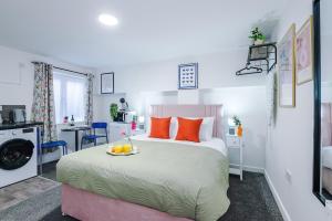 Jephsons Lodge Studio 4 - Free Parking, WiFi, Netflix & Prime, Cosy Basement Studio