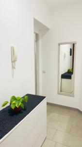 Private Room with Ensuite In Front of Saronno Station img7