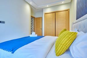 Chic 3BR in Racine by Bd Massira